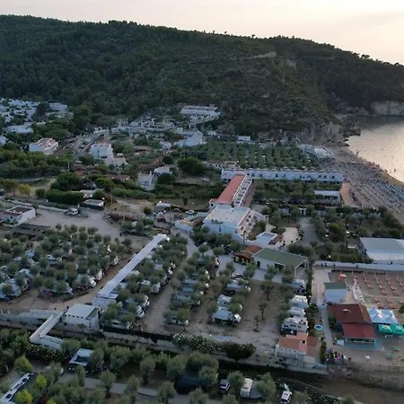 Aparthotel Baia Di 3*